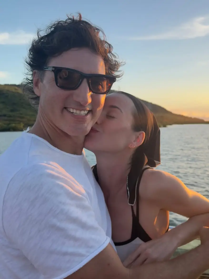 ¡Muy enamorados! Katy Perry y Justin Trudeau confirman su romance con una íntima foto de vacaciones 1 image 15