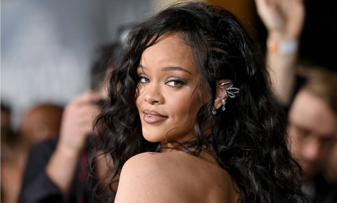 Rihanna al 360