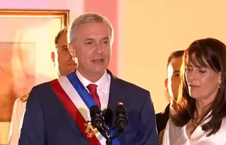Ceviches y barra libre: revelan imágenes de la fiesta en La Moneda tras el cambio de mando 7 discurso presidente kast primera dama