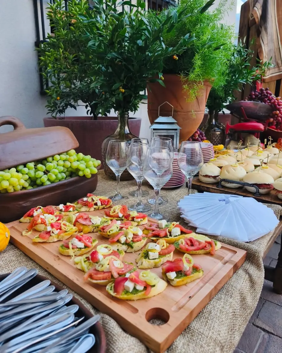 Ceviches y barra libre: revelan imágenes de la fiesta en La Moneda tras el cambio de mando 4 image 20