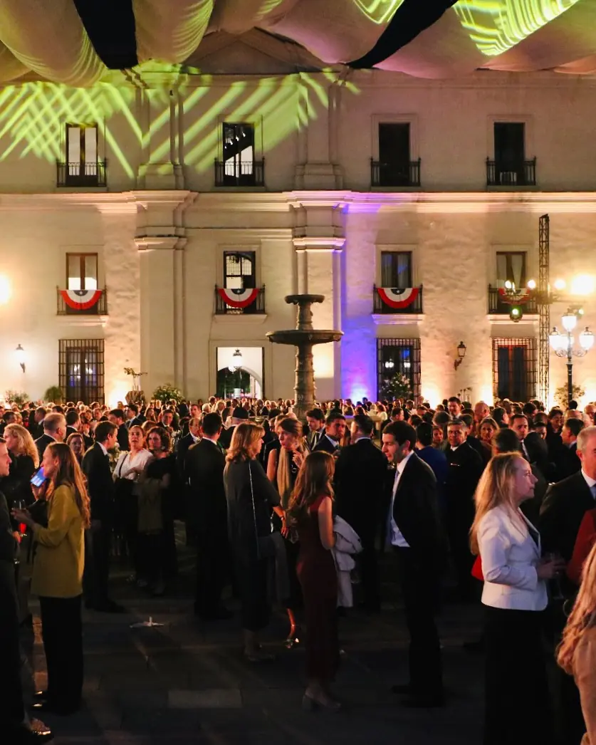 Ceviches y barra libre: revelan imágenes de la fiesta en La Moneda tras el cambio de mando 7 image 23