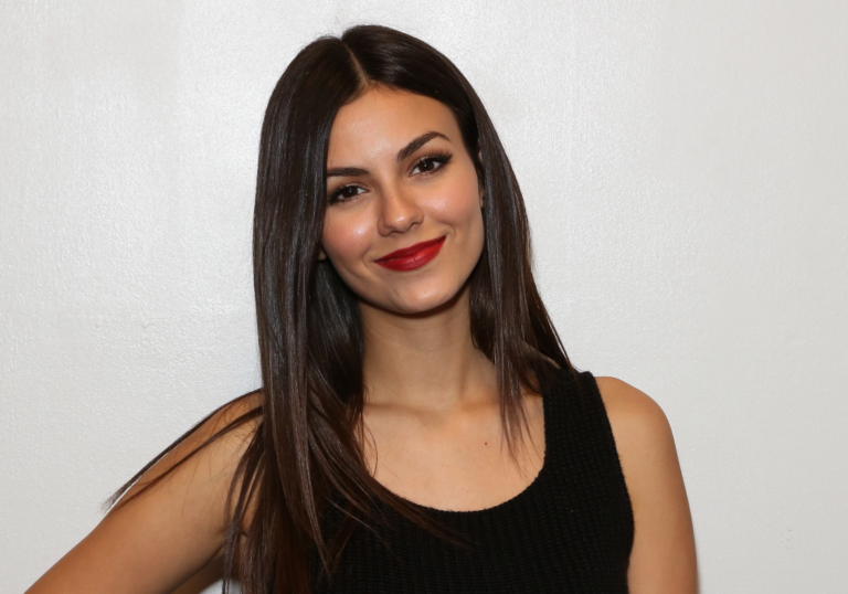 Victoria Justice vuelve al set original de “Victorious” por el 16.º aniversario de la serie 9 imagen 2026 03 28 233517259