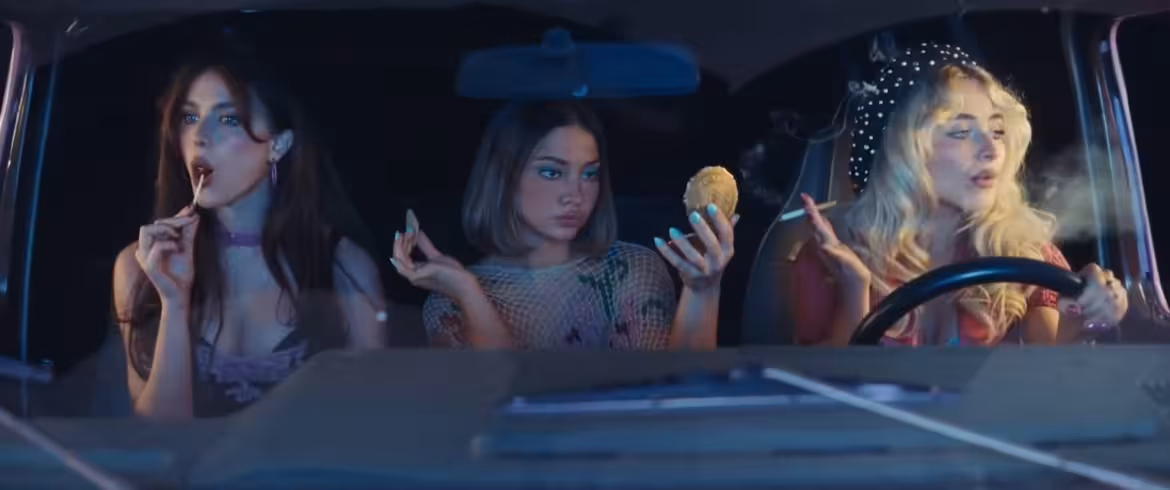 Sabrina Carpenter anuncia nuevo videoclip y genera dudas por su fecha de publicación