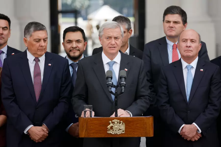 Gobierno de Chile anuncia nuevas ayudas económicas por alza de combustibles y costo de vida 5 kast presidente chile
