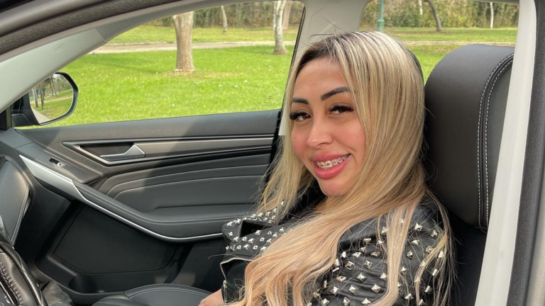 “No soy perfecta”: la frase que desató una ola de críticas en redes 2 naya facil conduciendo
