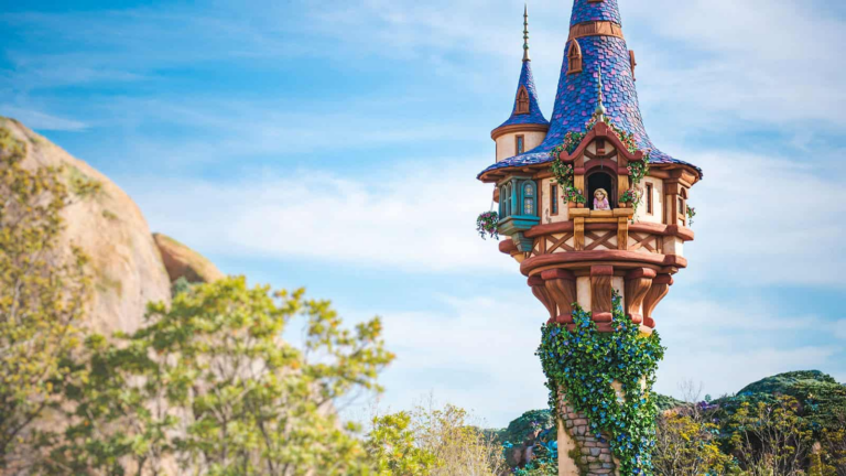 Cuervos atacan animatrónico de Rapunzel en Disney y el insólito momento se vuelve viral en todo el mundo 7 imagen 2026 04 03 165645537