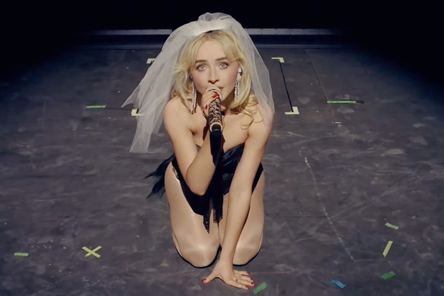 Sabrina Carpenter convierte Coachella 2026 en cine puro y consolida su era pop