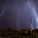 Biobío bajo alerta por tormentas eléctricas: Meteorología advierte riesgo durante la tarde de este sábado