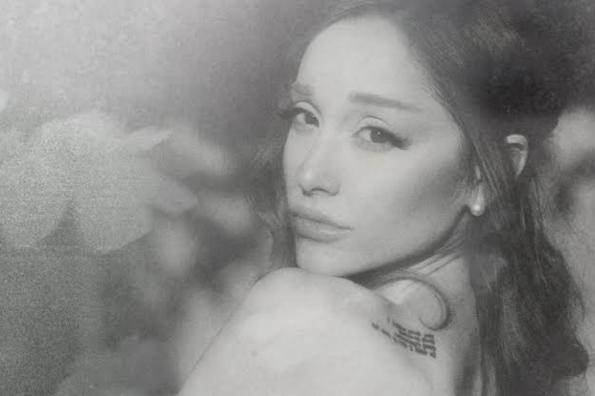 Ariana Grande estrena el videoclip oficial de “petal”, la emotiva canción que da nombre a su nuevo álbum