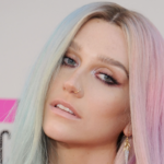 Kesha revela su insólita colección de dientes humanos: los convierte en collares, aretes e incluso una corona