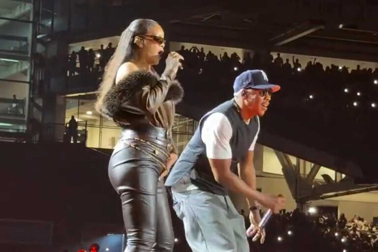 rihanna Jay z 071326 88121ea72d384620b5e45fb8cf72700b