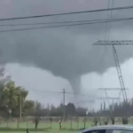 Registran tornado en Chillán Viejo: impactantes imágenes muestran la fuerza del fenómeno durante sistema frontal