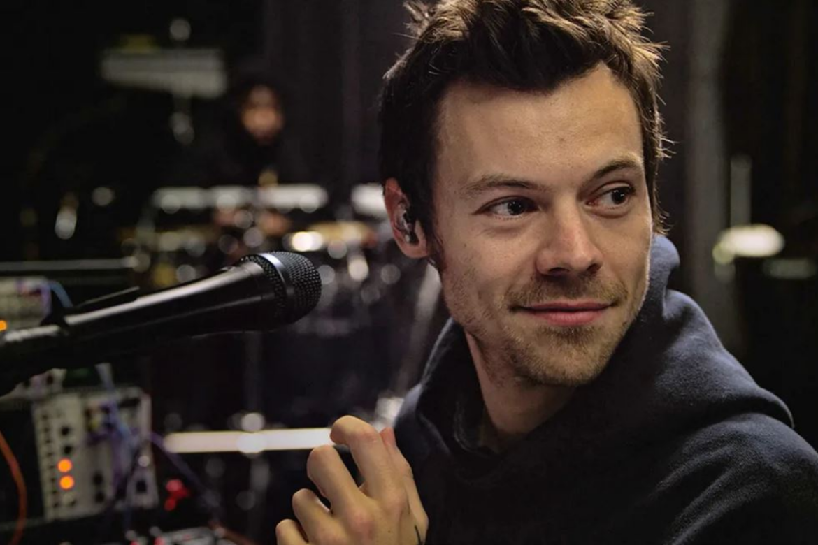 Harry Styles se roba las miradas en la nueva edición de W Magazine con impactantes fotos
