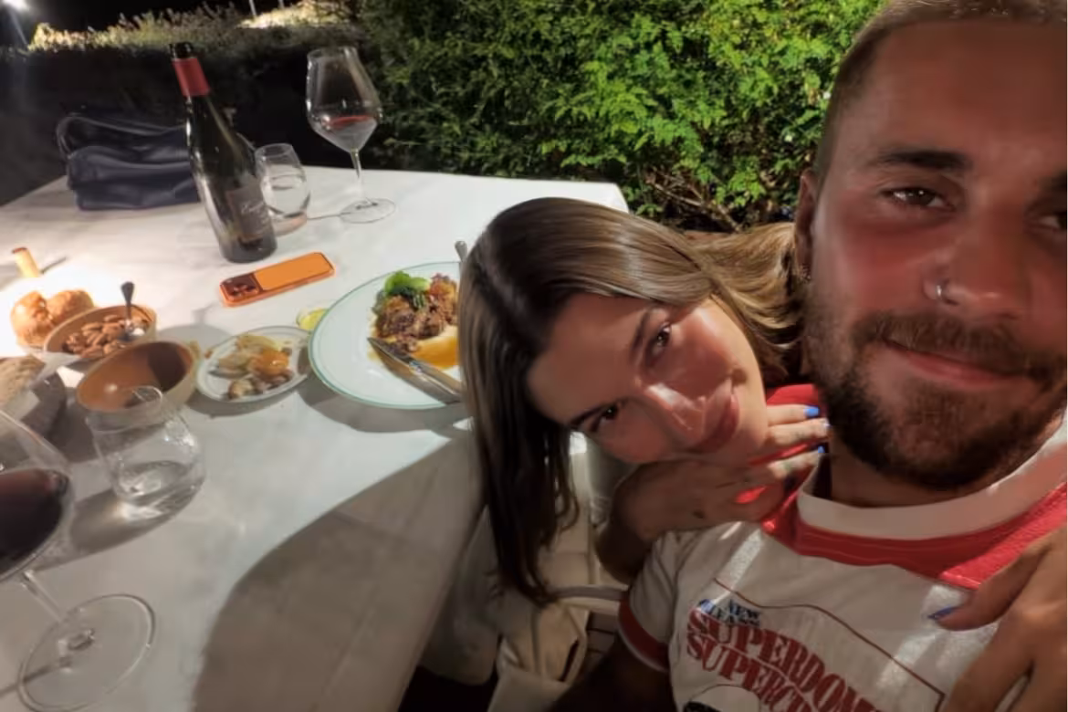 Justin Bieber derrite las redes con nuevas fotos junto a Hailey: así disfrutan su romántico verano