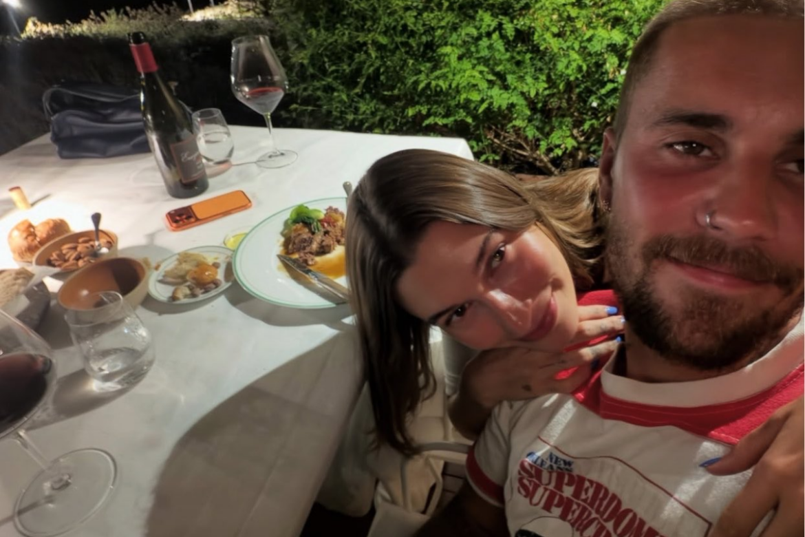 Justin Bieber derrite las redes con nuevas fotos junto a Hailey: así disfrutan su romántico verano