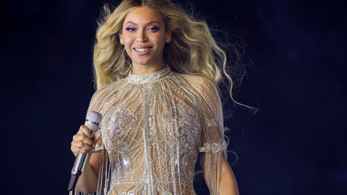 Jay-Z detiene su concierto en Londres para celebrar a Beyoncé: el público le cantó “Happy Birthday” y hubo fuegos artificiales