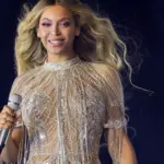 Jay-Z detiene su concierto en Londres para celebrar a Beyoncé: el público le cantó “Happy Birthday” y hubo fuegos artificiales