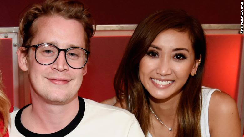 Brenda Song y Macaulay Culkin sorprenden en los Emmy 2026 con una elegante aparición en pareja 2