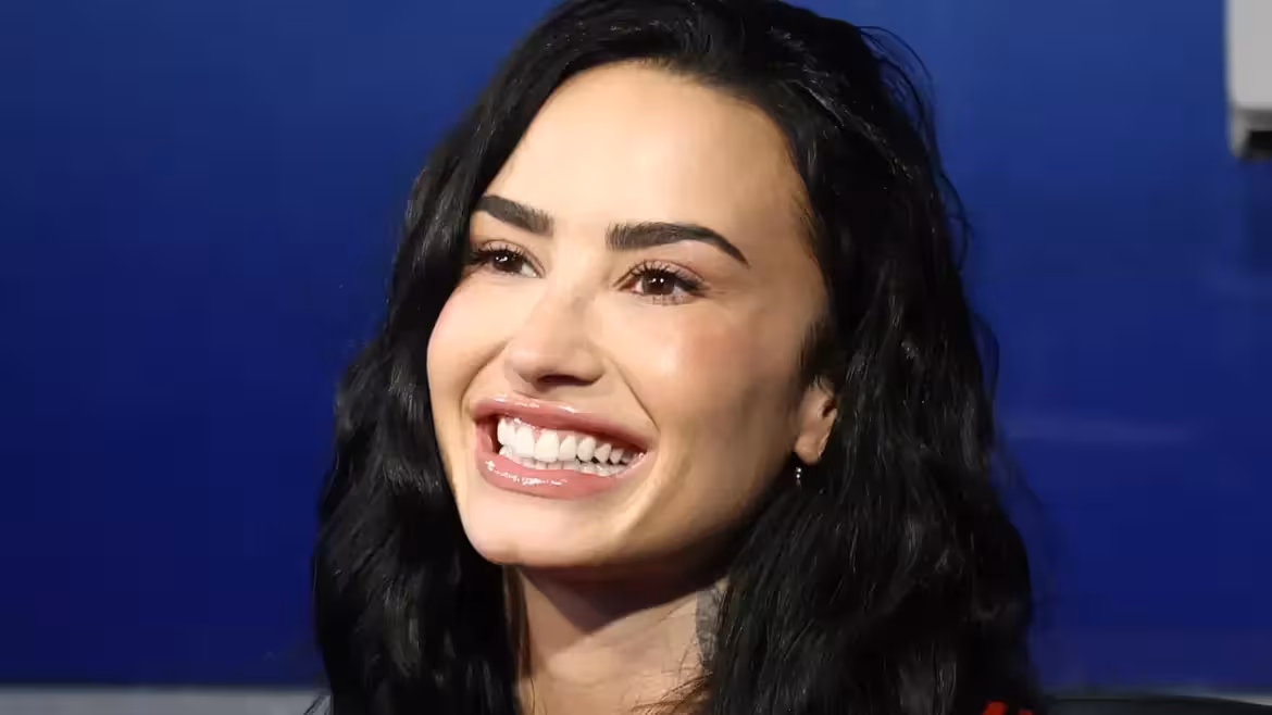 Demi Lovato sorprende antes de Rock in Rio con look brasileño y mucho funk
