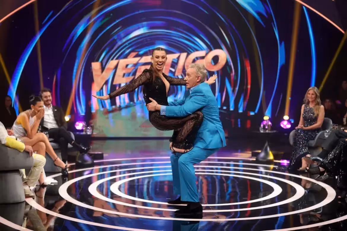 Tita Ureta vivió un inesperado percance en Vértigo y Benjamín Vicuña reaccionó en vivo 1