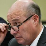 Ministro Quiroz genera polémica tras decir que “nadie consume parafina” en medio de fuerte alza del combustible