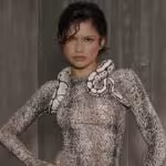 Zendaya lleva el estampado de pitón al sportswear en su nueva colección junto a On y Law Roach